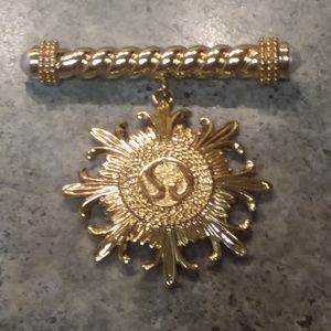 St. John Dangle Brooch